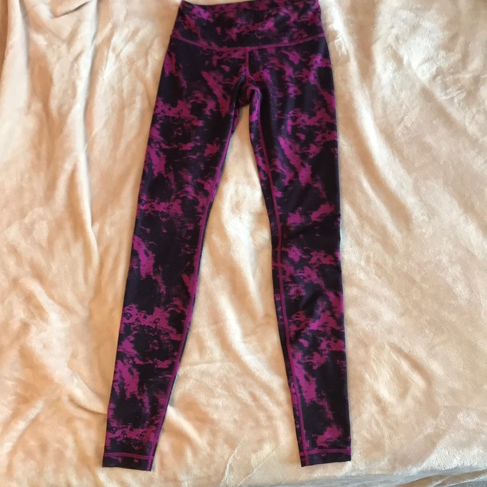Like New- Lululemon Purple and Black Legging